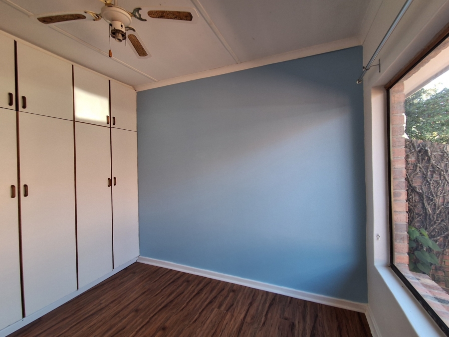 4 Bedroom Property for Sale in Nahoon Valley Park Eastern Cape
